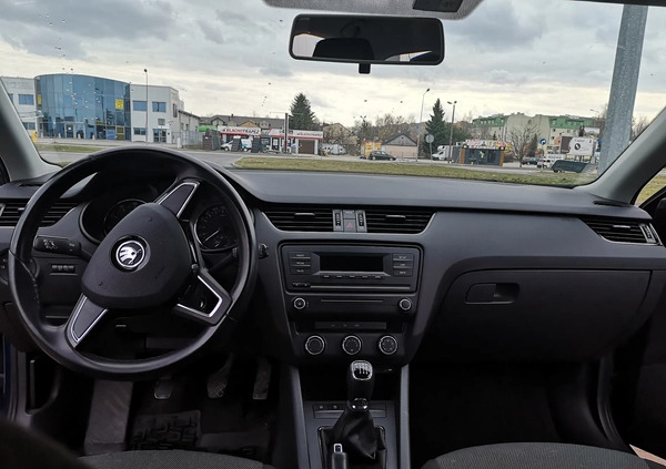 Skoda Octavia cena 33000 przebieg: 222000, rok produkcji 2015 z Warszawa małe 56